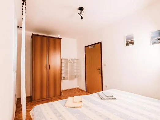 Villa Gromaca Omisalj Apartment